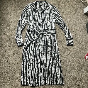 Worthington Black & White Silky Long Sleeve Wrap Dress 
Size S